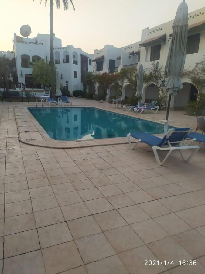 Six Corners Resort Abu Sultan Luaran gambar
