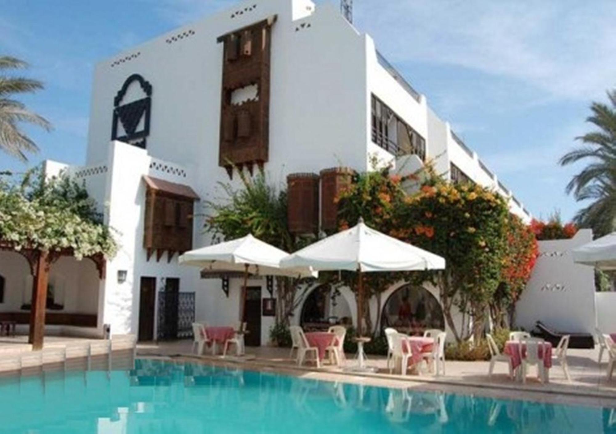 Six Corners Resort Abu Sultan Luaran gambar